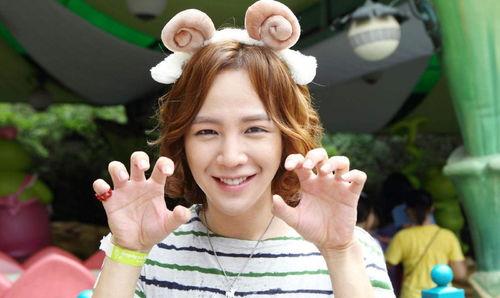 韩国爱豆吃中国娱乐圈瓜,从中国娱乐圈瓜中窥见中韩娱乐圈互动